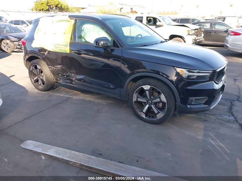 2020 VOLVO XC40 T5 MOMENTUM YV4162UK3L2187010