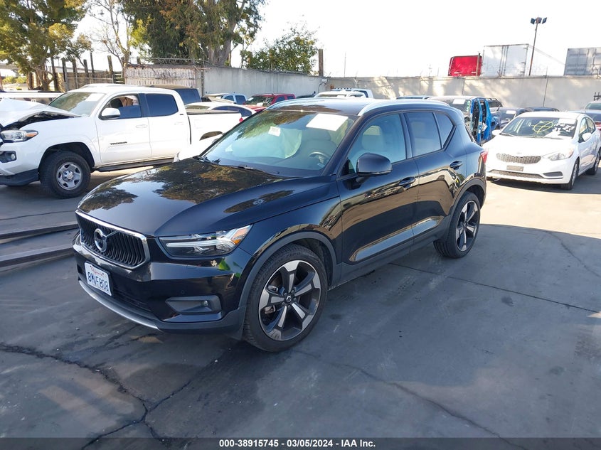 2020 VOLVO XC40 T5 MOMENTUM YV4162UK3L2187010
