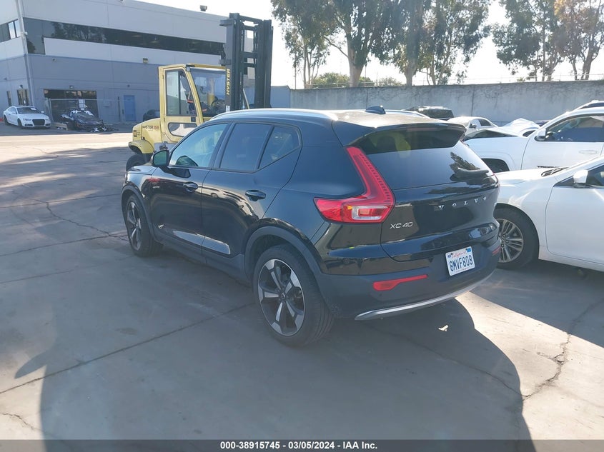 2020 VOLVO XC40 T5 MOMENTUM YV4162UK3L2187010