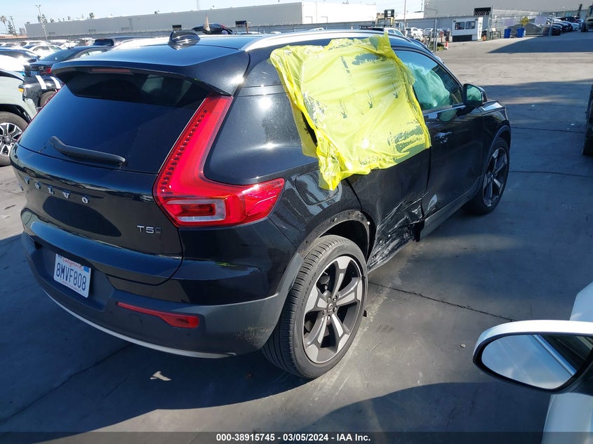 2020 VOLVO XC40 T5 MOMENTUM YV4162UK3L2187010