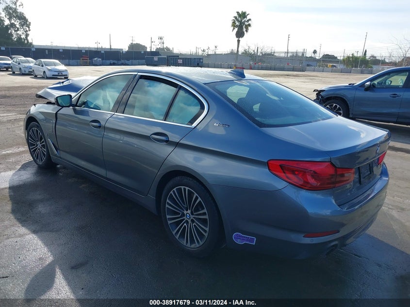 VIN: WBAJA9C53KB388830 2019 BMW 530E IPERFORMANCE