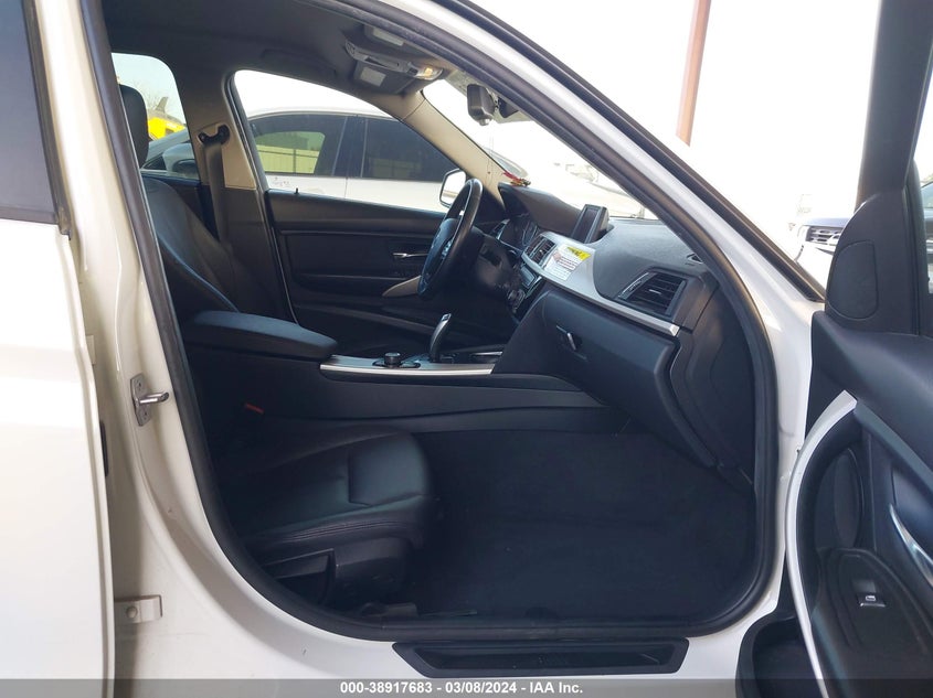 2018 BMW 320I VIN: WBA8A9C5XJAH12345