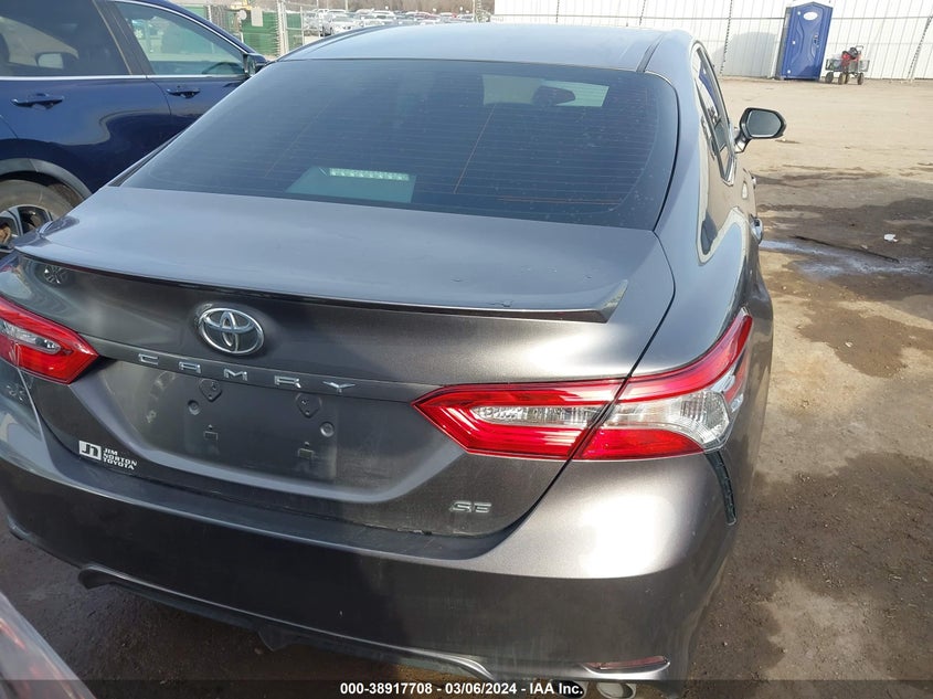 2018 TOYOTA CAMRY SE - 4T1B11HK8JU147738