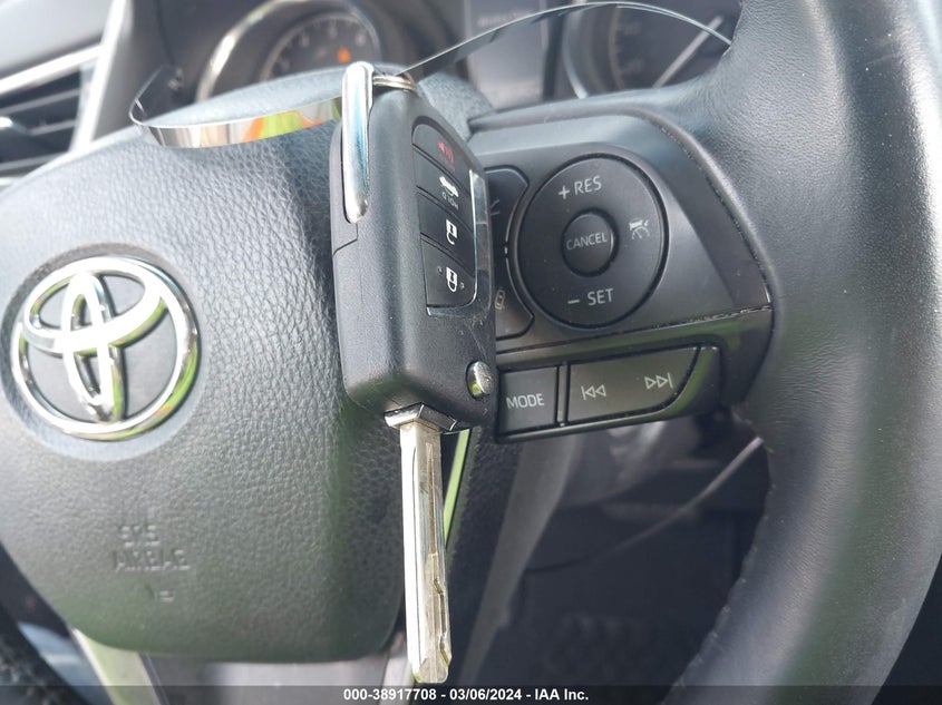 2018 TOYOTA CAMRY SE - 4T1B11HK8JU147738