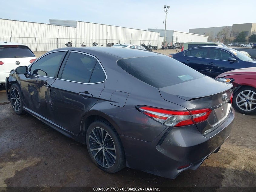 2018 TOYOTA CAMRY SE - 4T1B11HK8JU147738