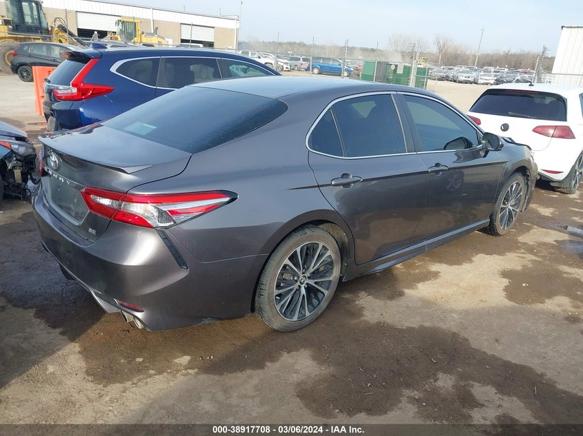 2018 TOYOTA CAMRY SE - 4T1B11HK8JU147738