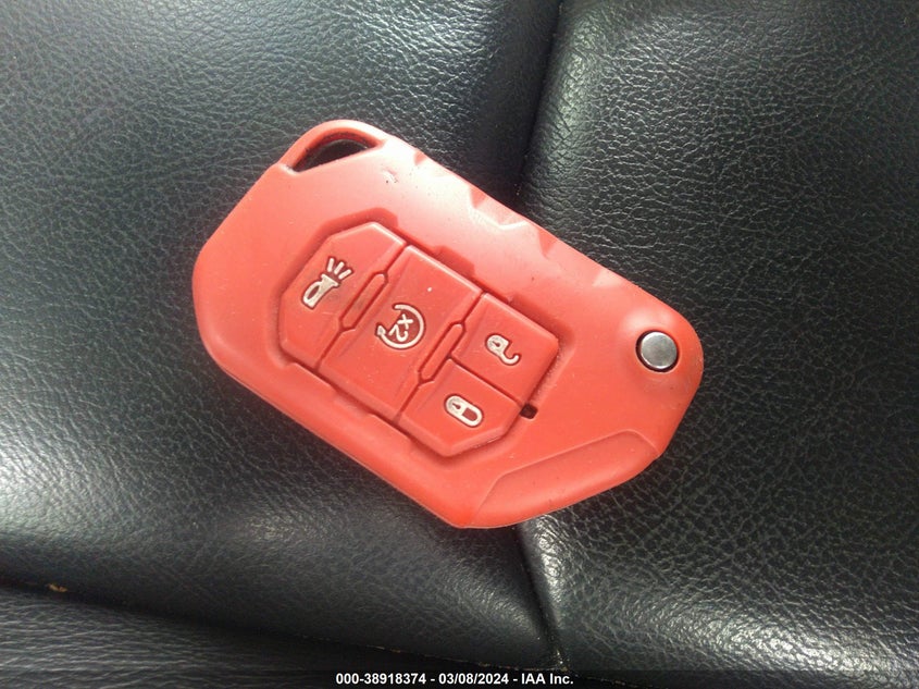 2019 JEEP WRANGLER UNLIMITED SAHARA 4X4 - 1C4HJXEN6KW592520