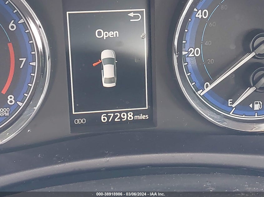 2017 TOYOTA COROLLA SE - 5YFBURHEXHP644222