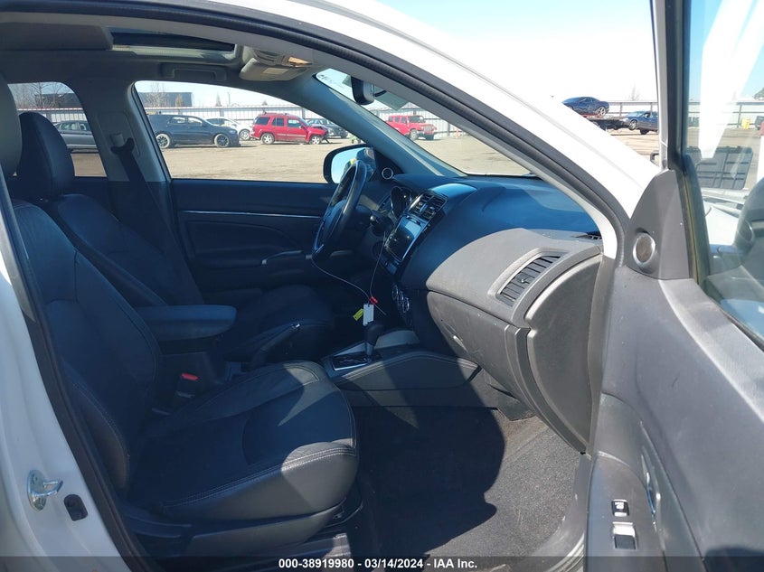 VIN JA4AR4AW3JZ014048 2018 MITSUBISHI OUTLANDER SPORT 2.4 SEL