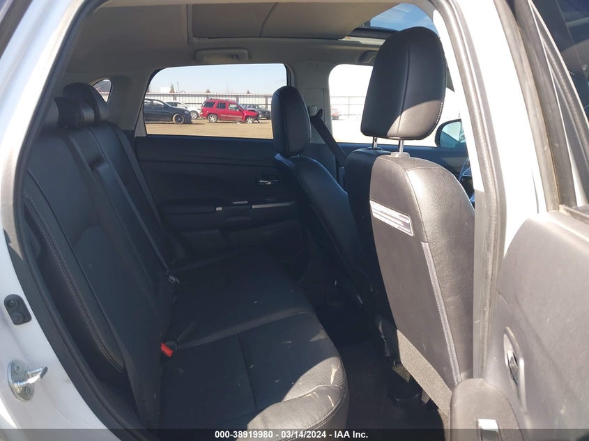 VIN JA4AR4AW3JZ014048 2018 MITSUBISHI OUTLANDER SPORT 2.4 SEL