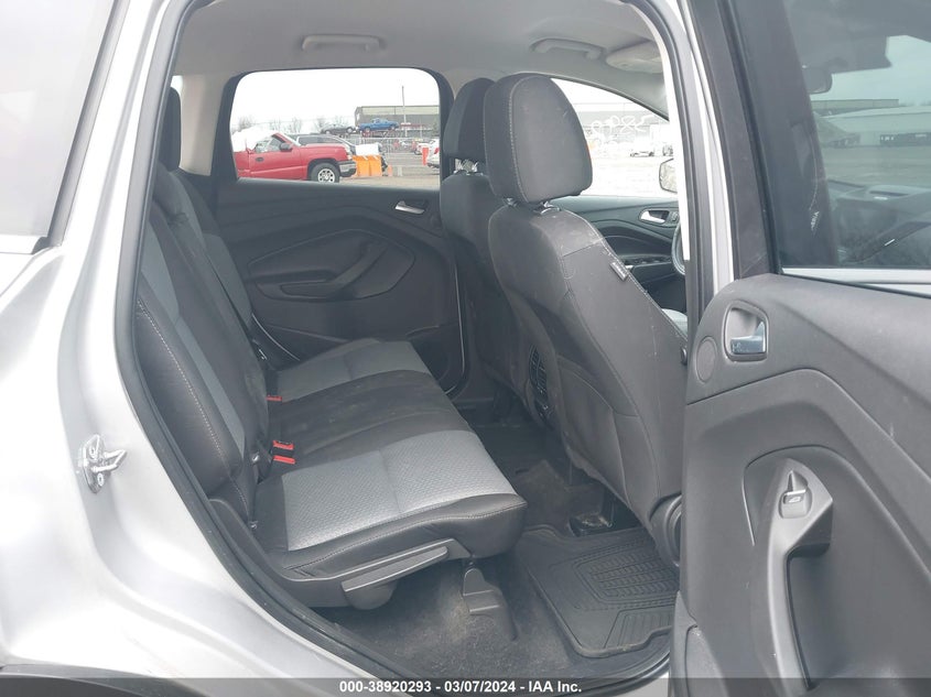 VIN 1FMCU9GD3HUA90372 2017 FORD ESCAPE SE