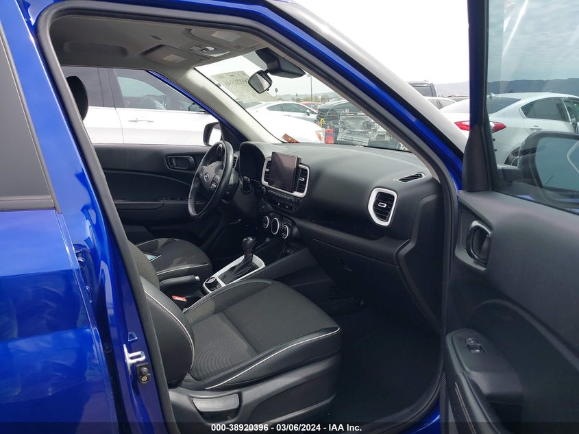2022 Hyundai Venue Limited VIN: KMHRC8A38NU161391 Lot: 38920396