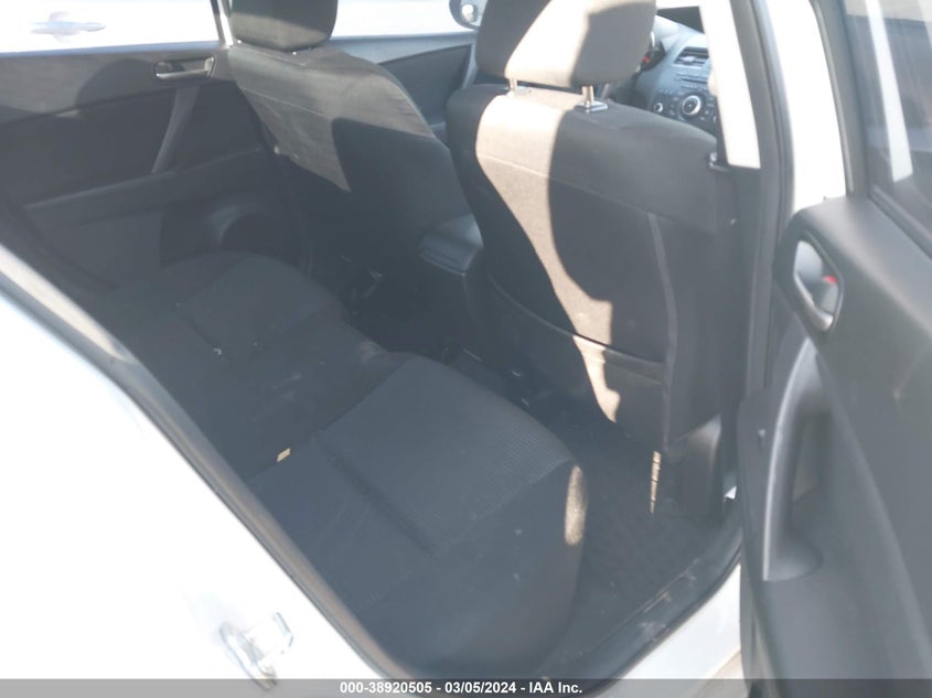 2013 MAZDA MAZDA3 I SV - JM1BL1TG2D1749140