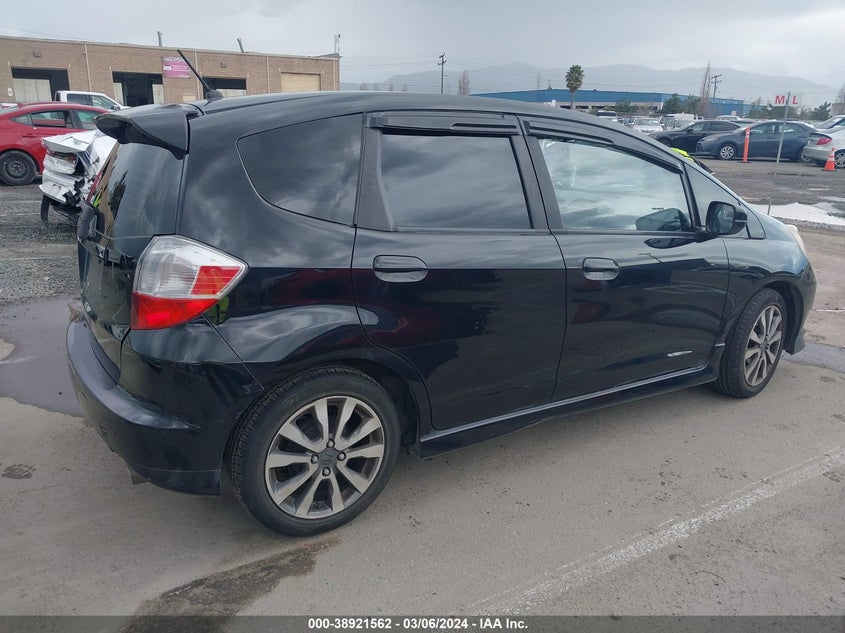 2013 HONDA FIT SPORT - JHMGE8H53DC080170