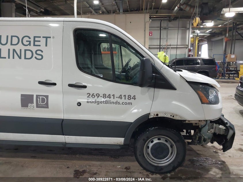 VIN 1FTYR1YM6HKA63738 2017 FORD TRANSIT-250