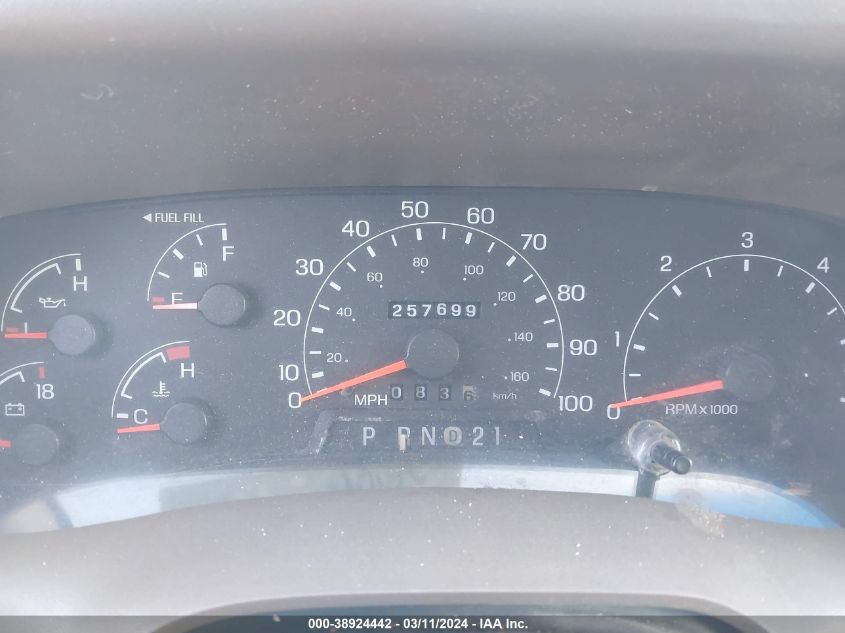 2000 Ford F-250 Lariat/Xl/Xlt VIN: 1FTNW21L1YEB74117 Lot: 38924442