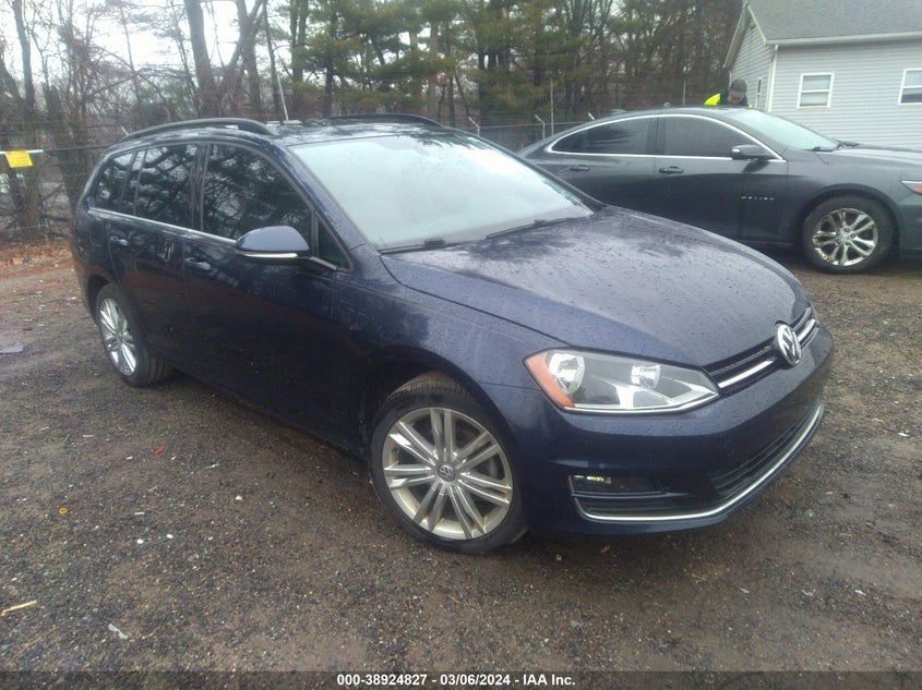 2015 VOLKSWAGEN GOLF SPORTWAGEN TDI SE 4-DOOR - 3VWCA7AU7FM515228