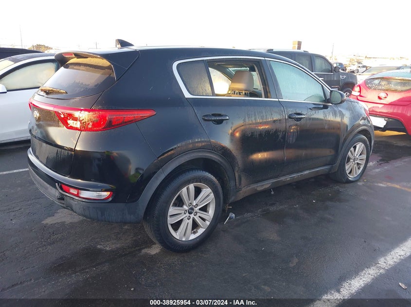 VIN KNDPM3AC7J7398748 2018 KIA SPORTAGE LX
