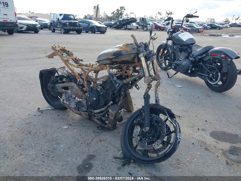 VIN JYARM32Y3NA001088 2022 YAMAHA MT07 C