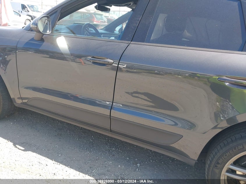 VIN WP1AA2A54KLB00299 2019 PORSCHE MACAN