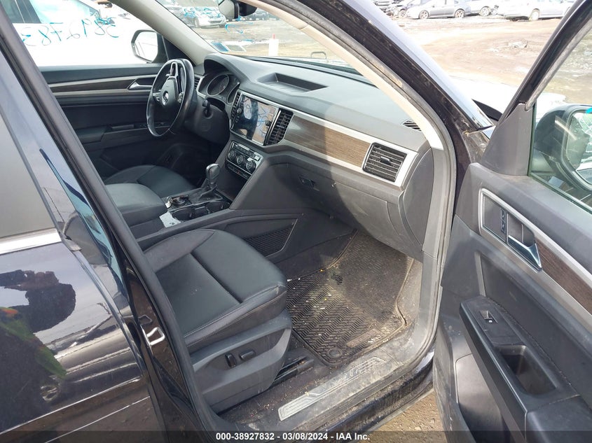 VIN 1V2MR2CA3JC560472 2018 VOLKSWAGEN ATLAS SEL