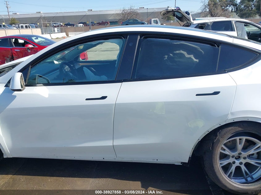 VIN 7SAYGAEE6PF627972 2023 TESLA MODEL Y