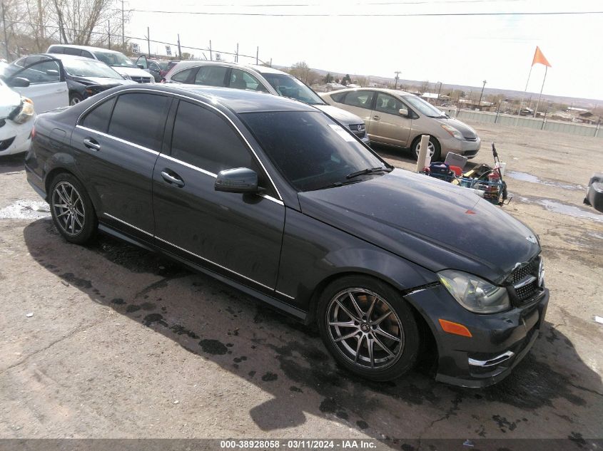 2013 Mercedes-Benz C 300 Luxury 4Matic/Sport 4Matic VIN: WDDGF8AB6DR283684 Lot: 38928058