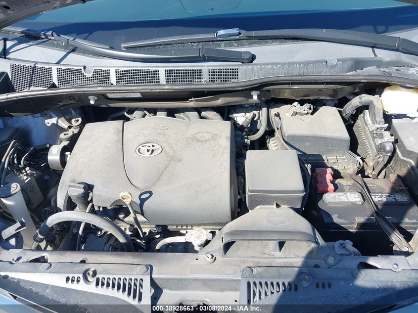 VIN 5TDKZ3DC2KS997667 2019 TOYOTA SIENNA LE