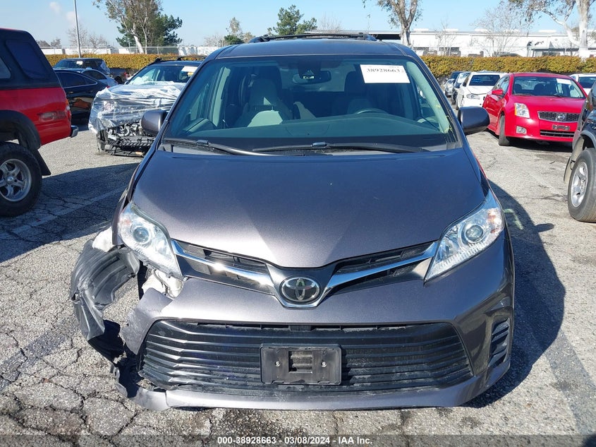 VIN 5TDKZ3DC2KS997667 2019 TOYOTA SIENNA LE