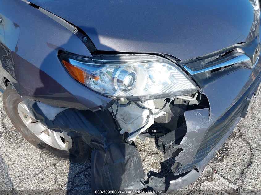 VIN 5TDKZ3DC2KS997667 2019 TOYOTA SIENNA LE