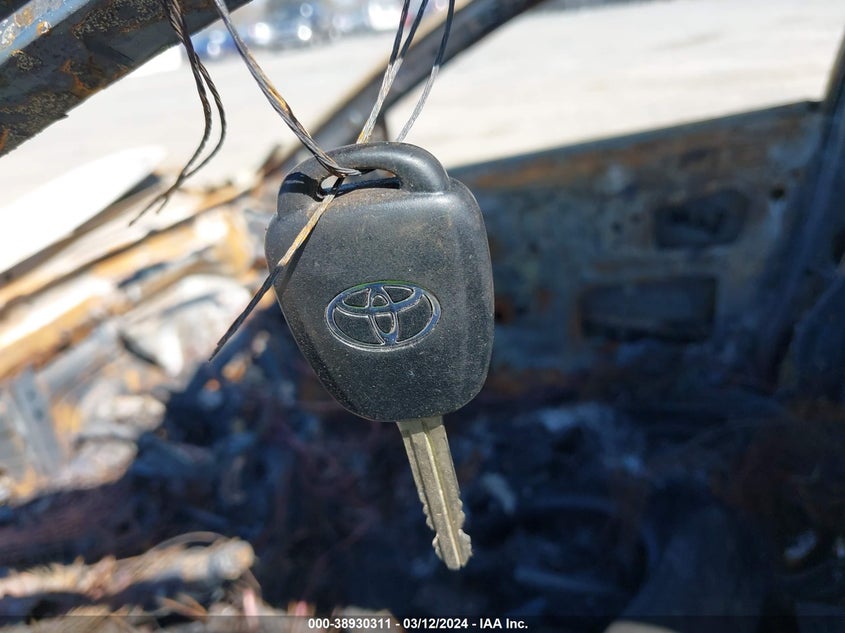 2019 TOYOTA COROLLA LE - 2T1BURHE3KC153126