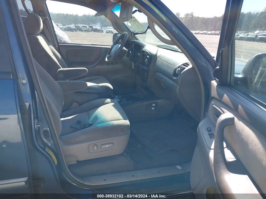 2005 Toyota Sequoia Sr5 V8 VIN: 5TDBT44A85S252030 Lot: 38932102