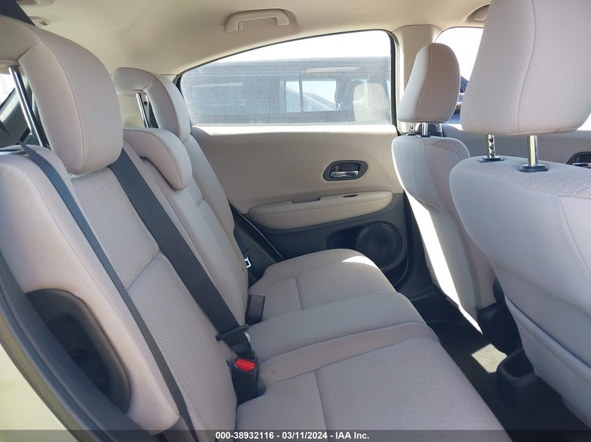 VIN 3CZRU5H31JM722240 2018 HONDA HR-V LX
