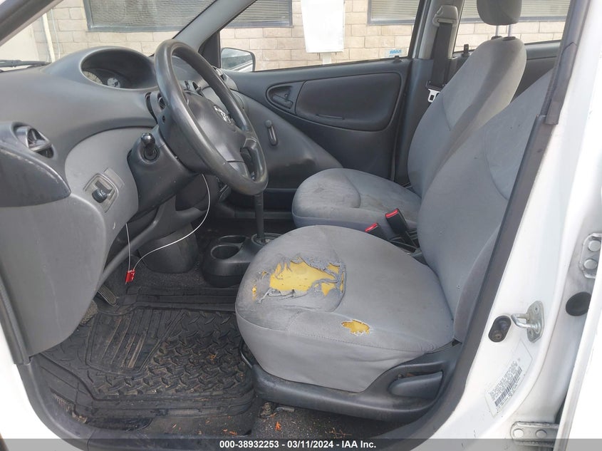 2003 Toyota Echo VIN: JTDBT123335053649 Lot: 38932253