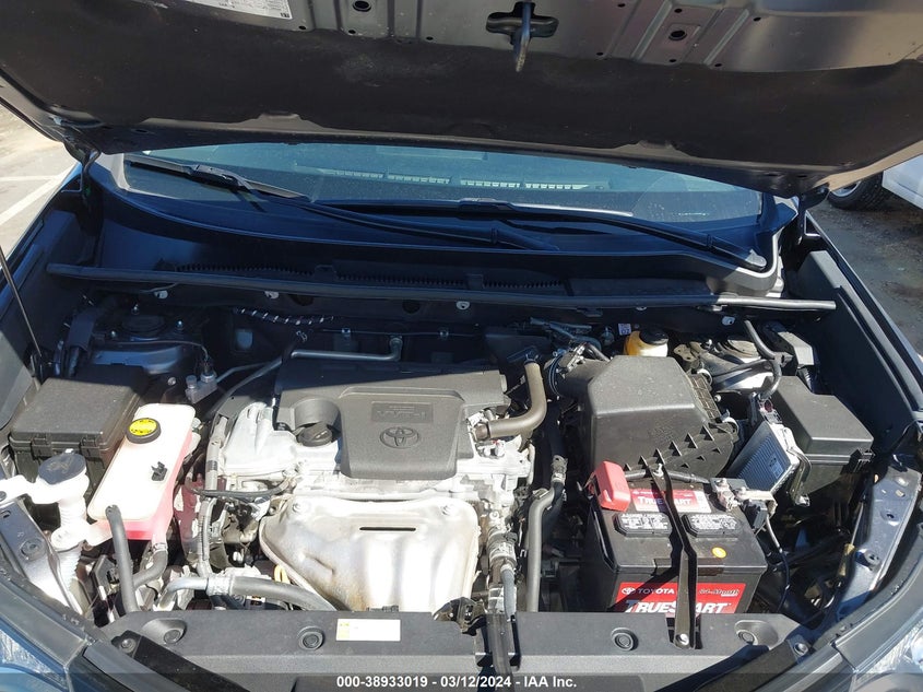 2018 TOYOTA RAV4 XLE - 2T3WFREVXJW466727