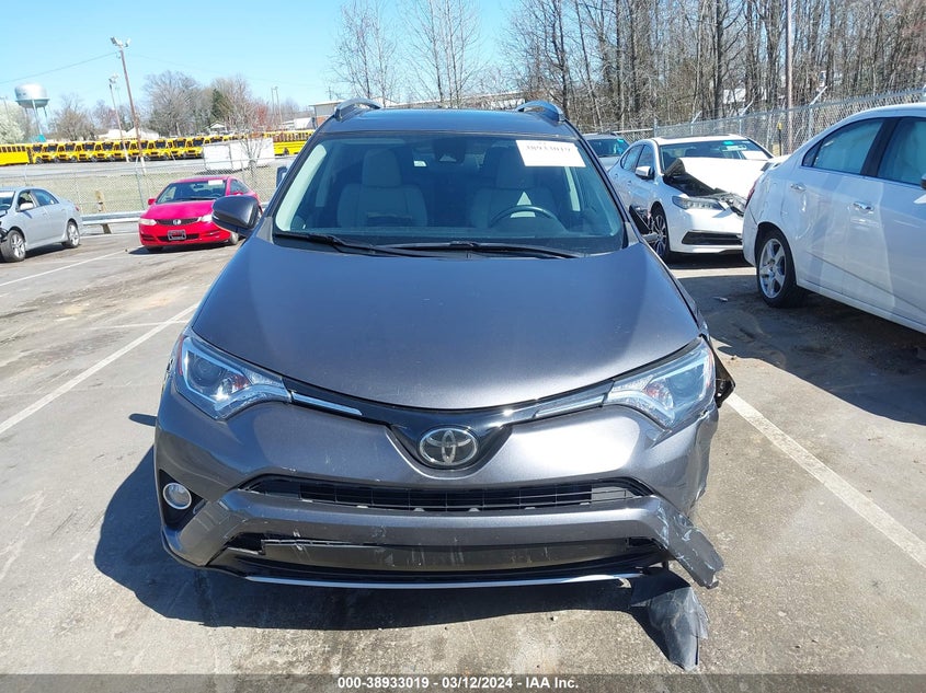 2018 TOYOTA RAV4 XLE - 2T3WFREVXJW466727