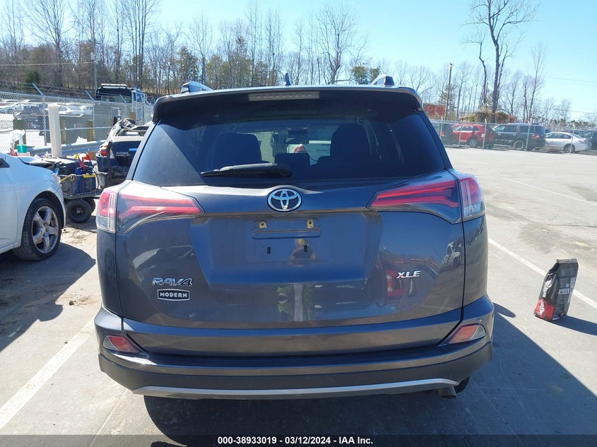 2018 TOYOTA RAV4 XLE - 2T3WFREVXJW466727