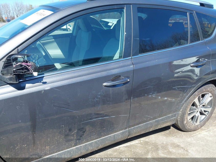 2018 TOYOTA RAV4 XLE - 2T3WFREVXJW466727