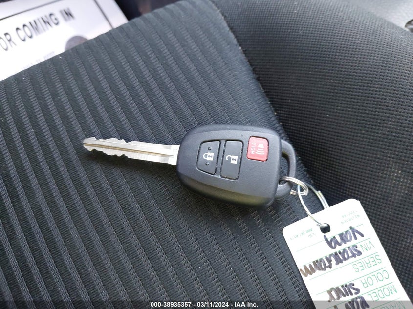 2015 TOYOTA RAV4 LE - 2T3BFREV2FW365865