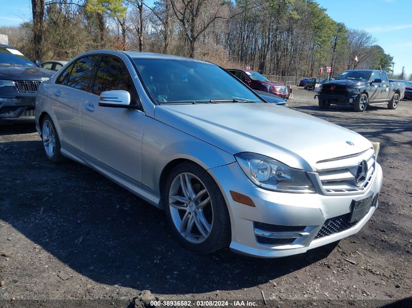 2012 Mercedes-Benz C 300 Luxury 4Matic/Sport 4Matic VIN: WDDGF8BB3CR204002 Lot: 38936582