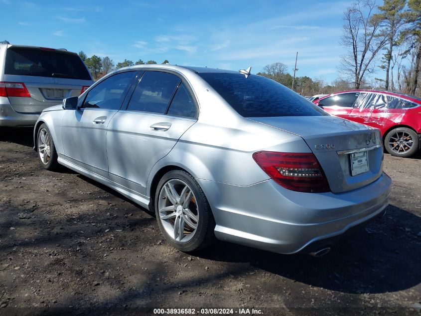 2012 Mercedes-Benz C 300 Luxury 4Matic/Sport 4Matic VIN: WDDGF8BB3CR204002 Lot: 38936582