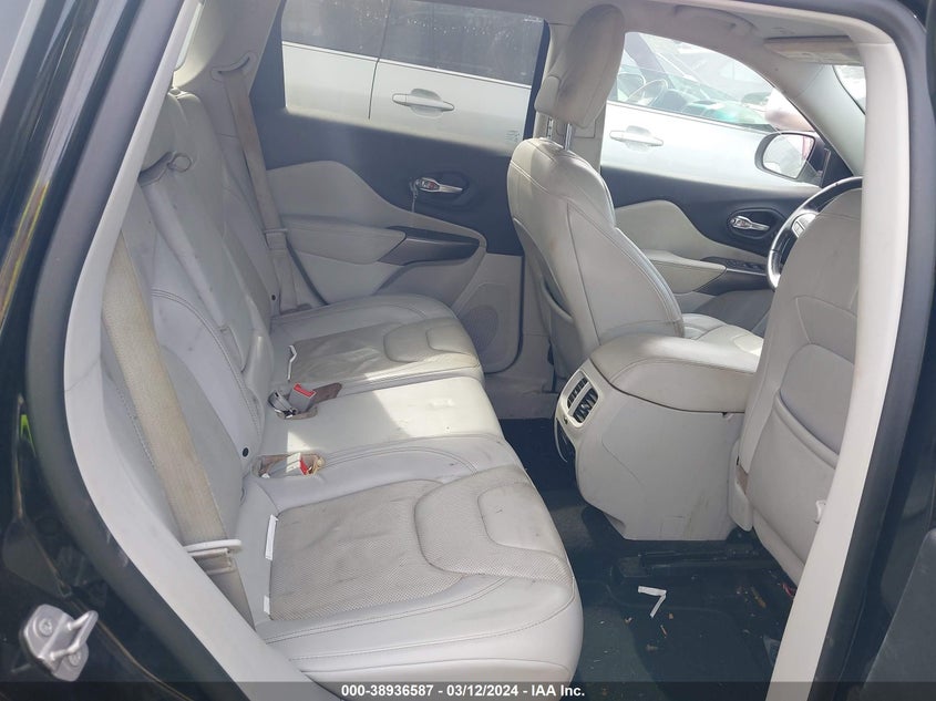 VIN 1C4PJLDB0KD419602 2019 JEEP CHEROKEE LIMITED