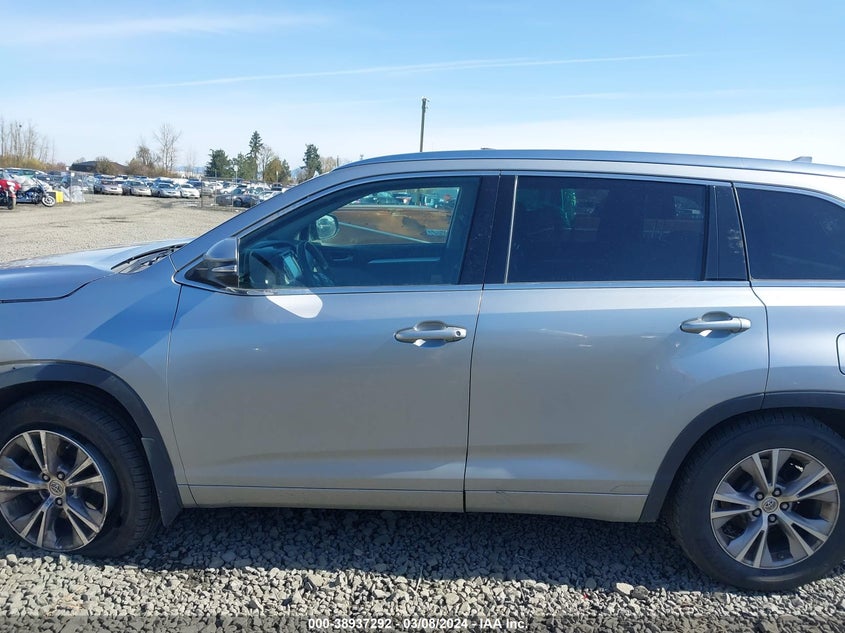 2015 TOYOTA HIGHLANDER XLE - 5TDJKRFH4FS089884