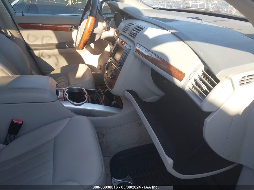 2006 Mercedes-Benz R 350 4Matic VIN: 4JGCB65E56A030995 Lot: 38938016