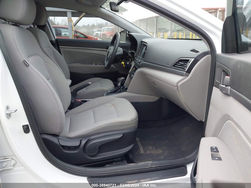 2017 HYUNDAI ELANTRA SE/VALUE/LIMITED - 5NPD84LF5HH041126