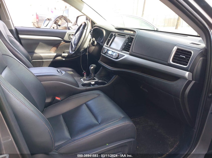 2019 TOYOTA HIGHLANDER VIN: 5TDKZRFH8KS305732