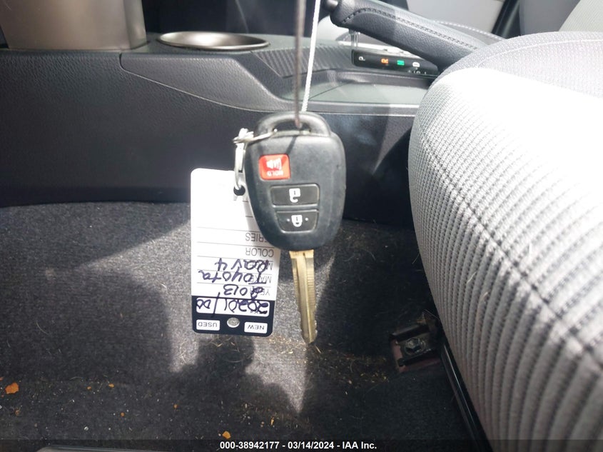 2013 TOYOTA RAV4 XLE - JTMWFREV8DD001445