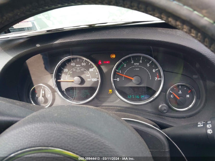 2016 JEEP WRANGLER UNLIMITED SAHARA - 1C4BJWEG7GL205032