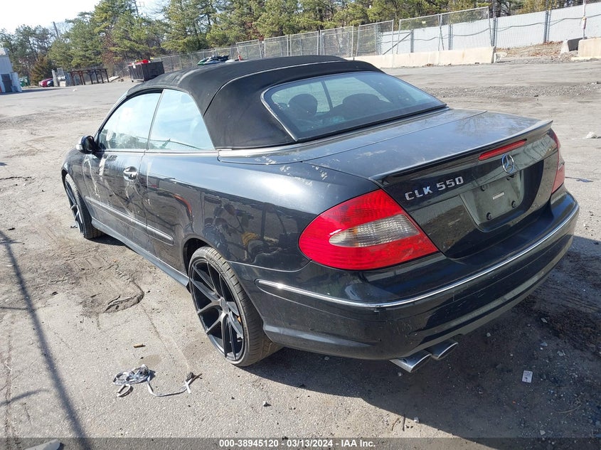 2007 Mercedes-Benz Clk 550 VIN: WDBTK72F87T080074 Lot: 38945120