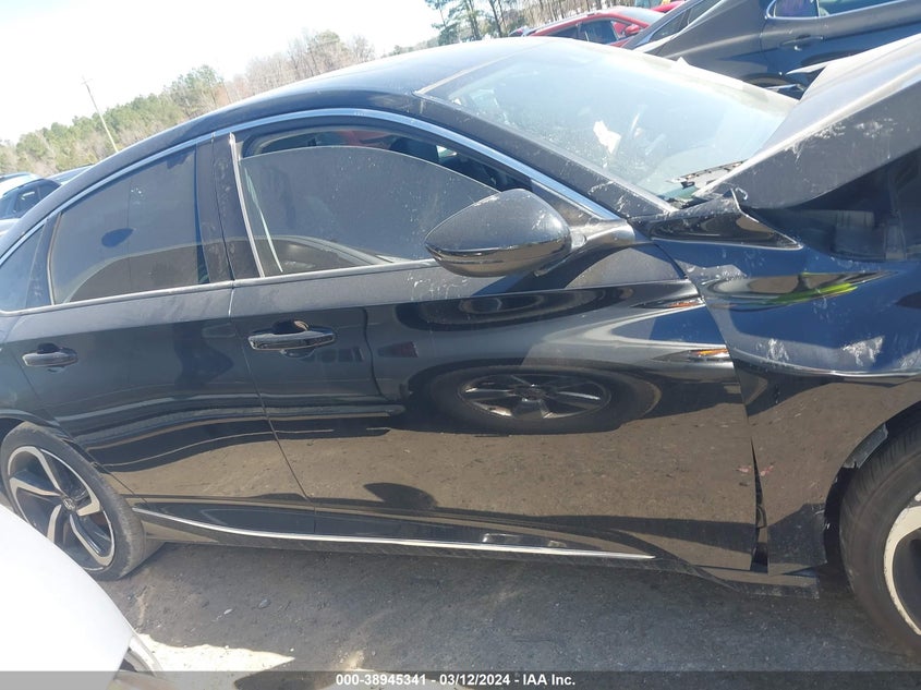 VIN 1HGCV1F60JA080977 2018 HONDA ACCORD EXL